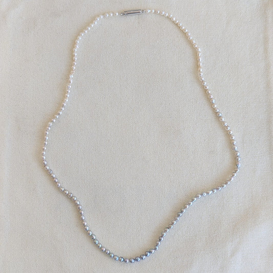 ANNE MORGAN - Grey and white ombre pearl necklace with 18ct white gold clasp 18"