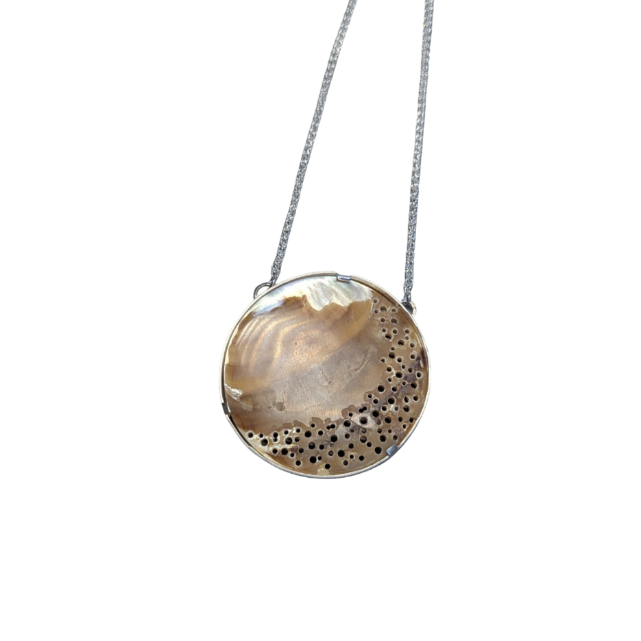 ANNE MORGAN - Mother of Pearl erosion pendant on silver chain