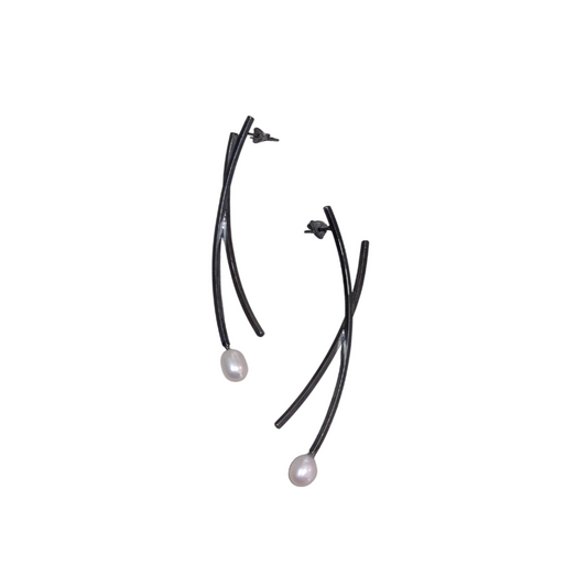 ANNE MORGAN - Long two wire X silver studs with pearl