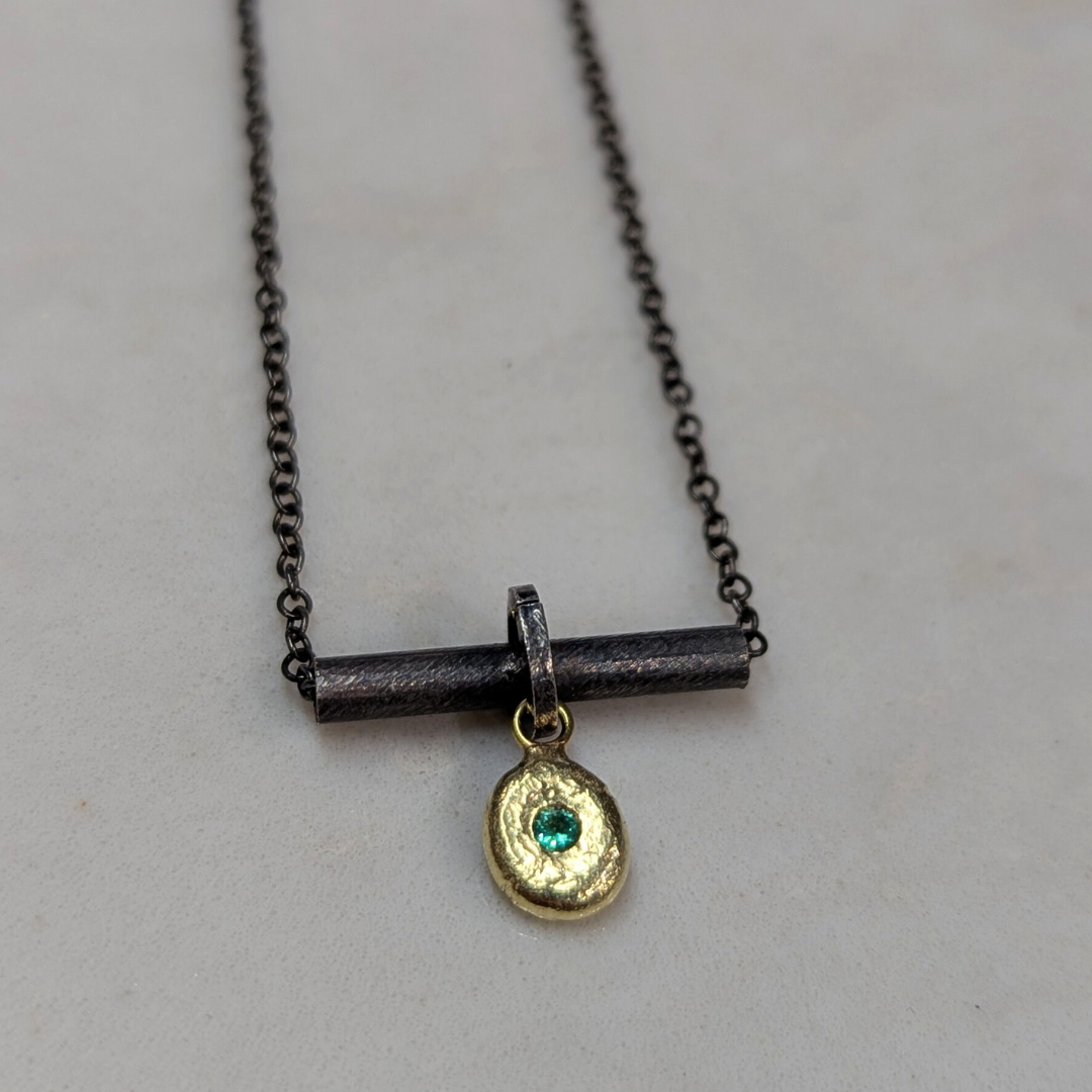 ANNE MORGAN - Ox Tube & chain w Pendant Emerald