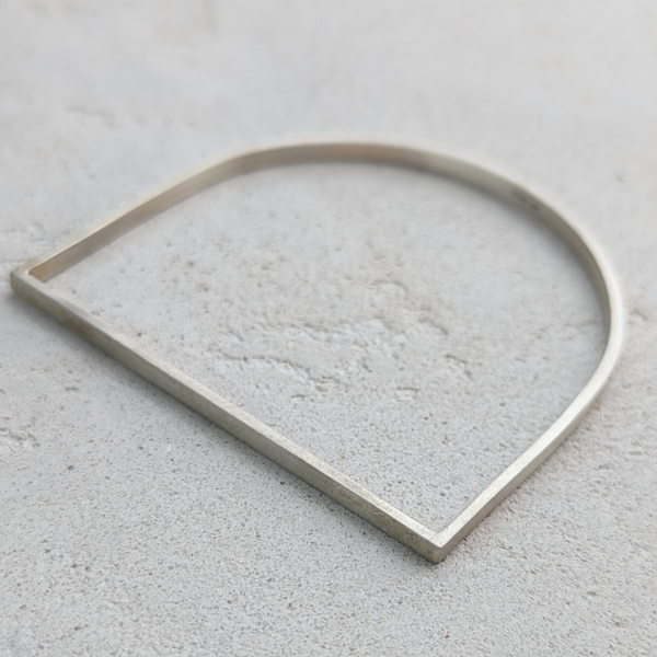 LUCY BURKE - 'D' Shaped Bangle - Matt Silver