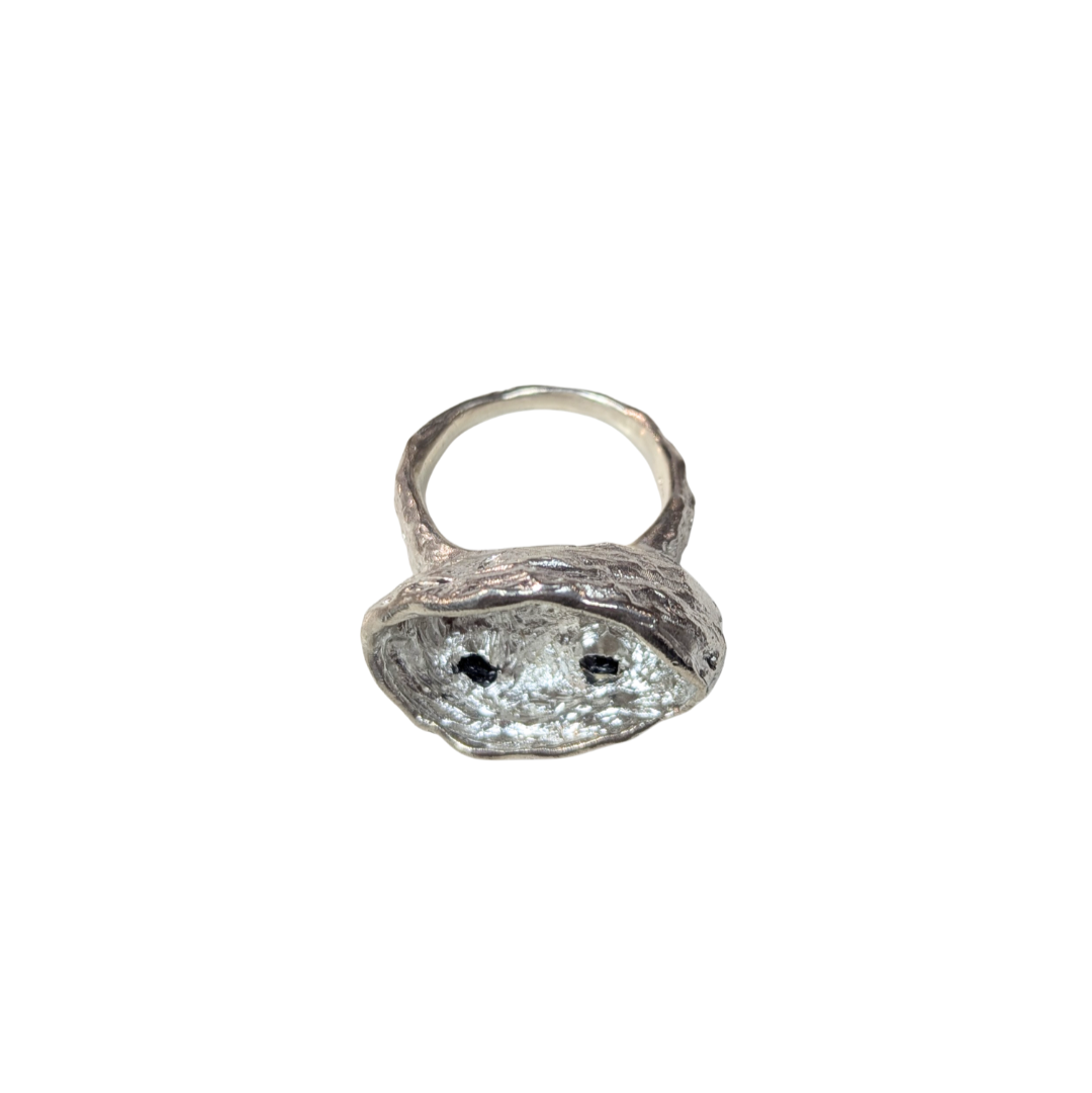 CLAIRE QUICK - Textured oval cup with 5 black sapphires cast in place