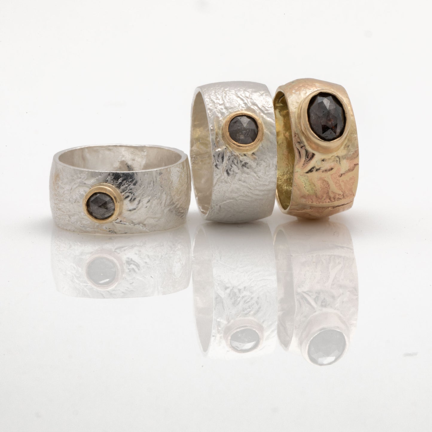 ANNE MORGAN - Orb Ring with Rose Cut Diamond