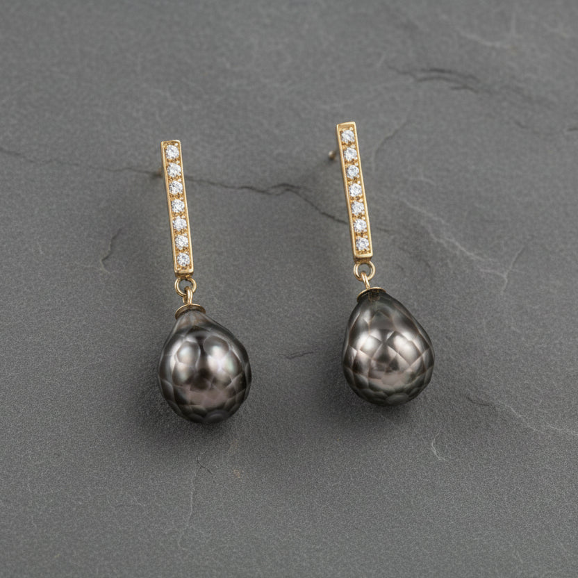 ANNE MORGAN - Diamond Pave Studs with Faceted Tahiti Pearls