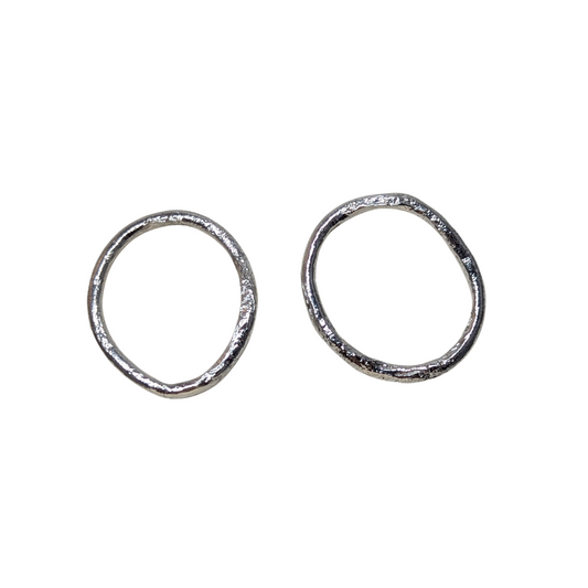 ANNE MORGAN - Moonlink Circle Silver Studs