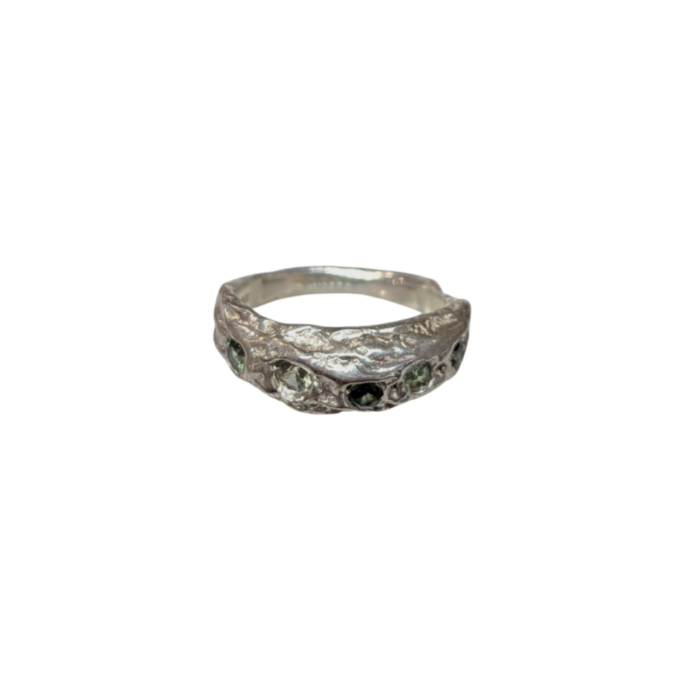 CLAIRE QUICK - Textured sterling silver band with a line of 5 pale green Australian sapphires