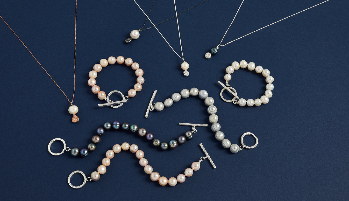 ANNE MORGAN - Single Moondot Pearl sterling silver pendant