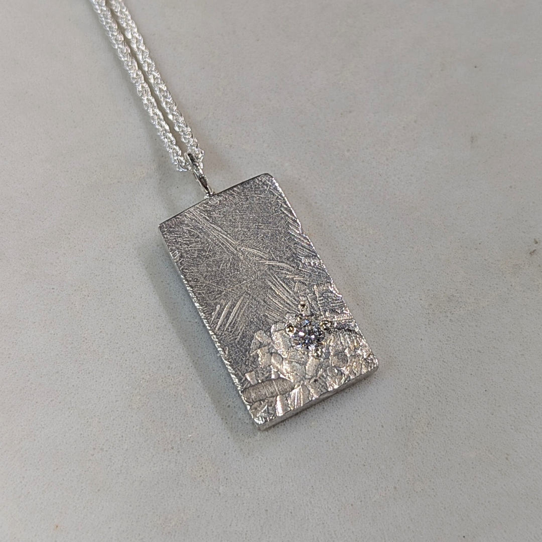 ANNE MORGAN - Garw silver pendant with lab grown white diamond