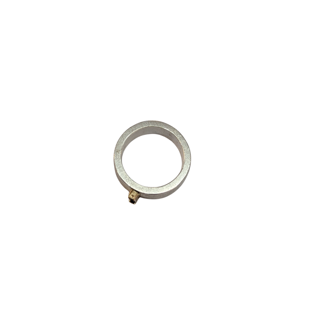 LUCY BURKE - Wide silver ring with baguette lab grown diamond