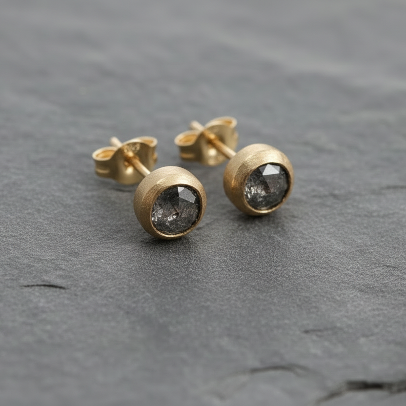 ANNE MORGAN - Salt and pepper rose cut studs in 18ct gold