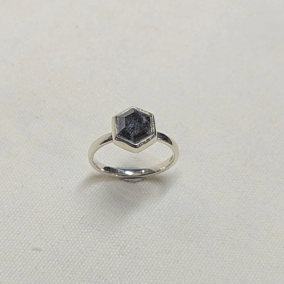 ANNE MORGAN - 18ct white gold hex diamond ring, size p