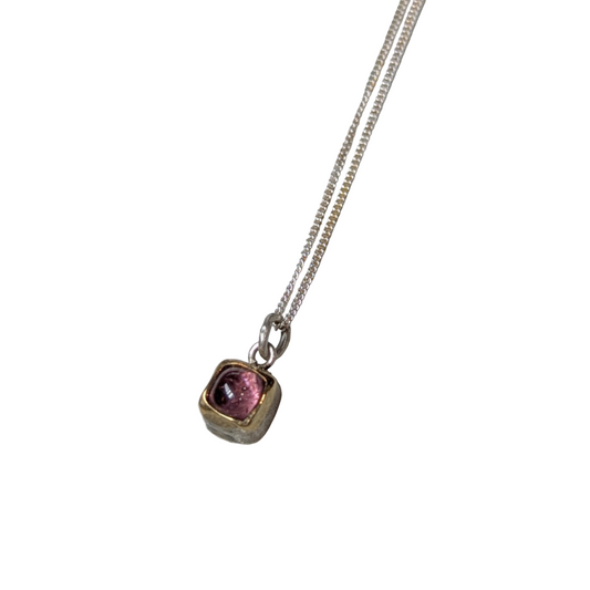 ANNE MORGAN -	Tourmaline set in 18ct yg on silver chain