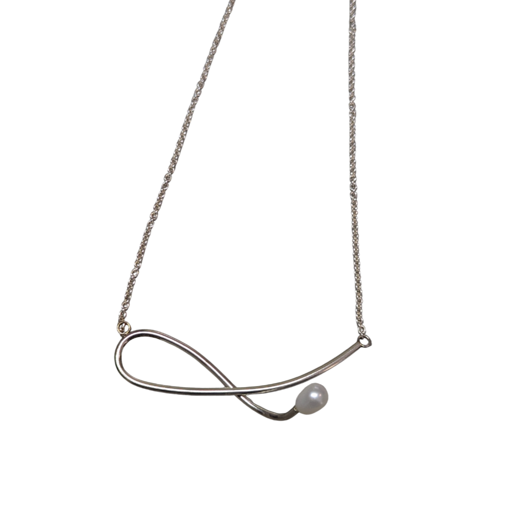 ANNE MORGAN - Athena Half infinity loop silver wire necklace with pearl
