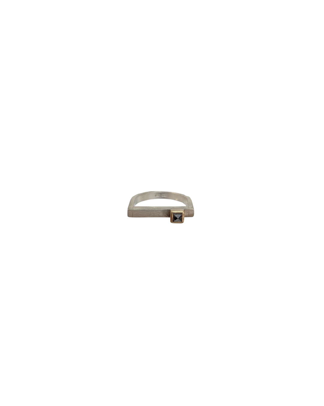 LB04 D ring slim silver with 3mm square grey dia & 9ct yg setting
