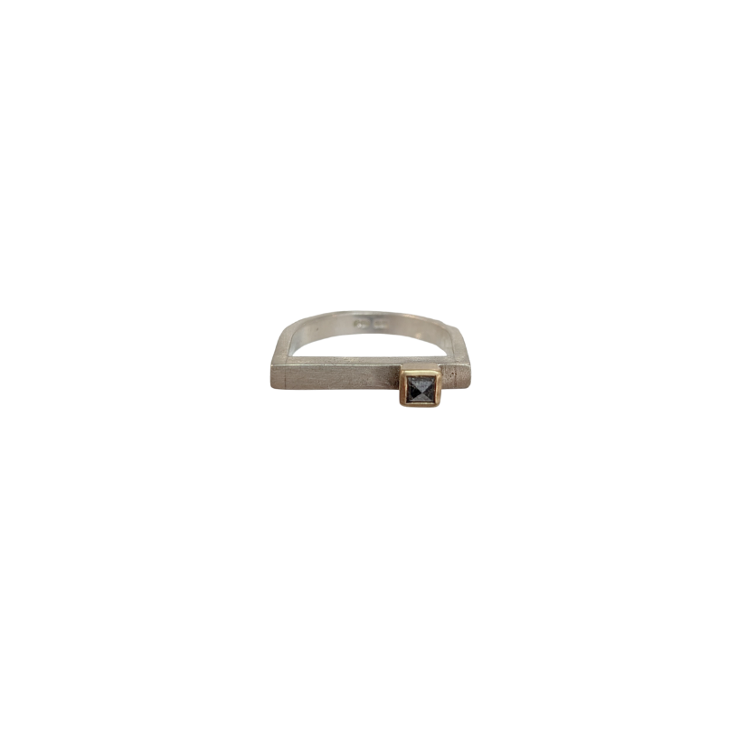 LUCY BURKE - D ring slim silver with square grey diamond