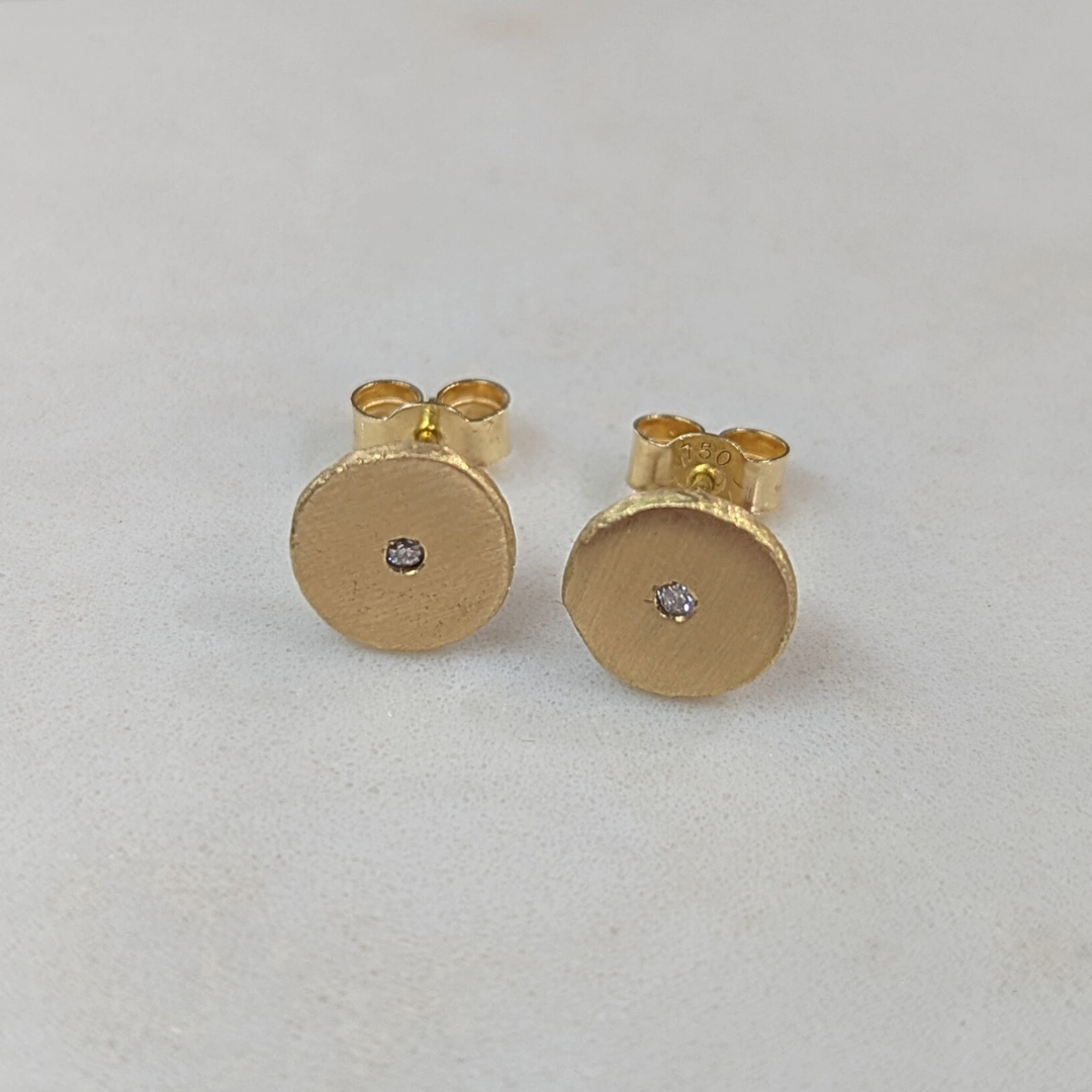 ANNE MORGAN - Moondisc 18ct gold with white diamond studs