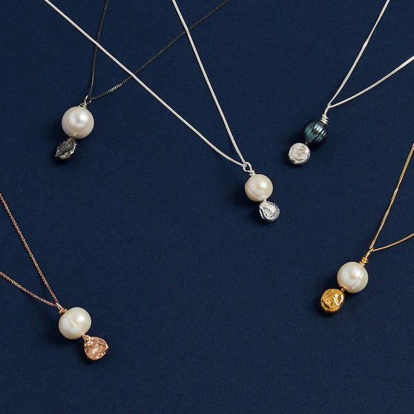 ANNE MORGAN Single Moondot Pearl silver pendant