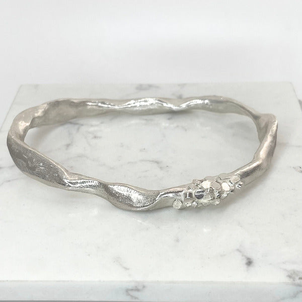 JADE MELLOR - Caddis bangle silver