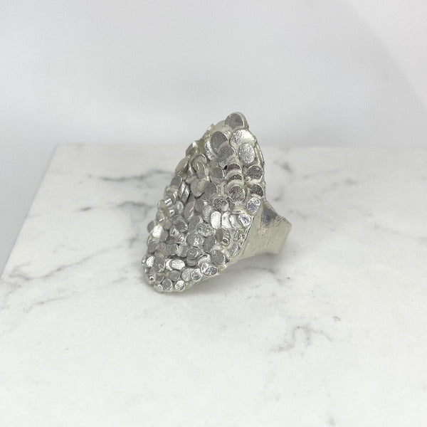 JM43 - Silver oval caddis ring