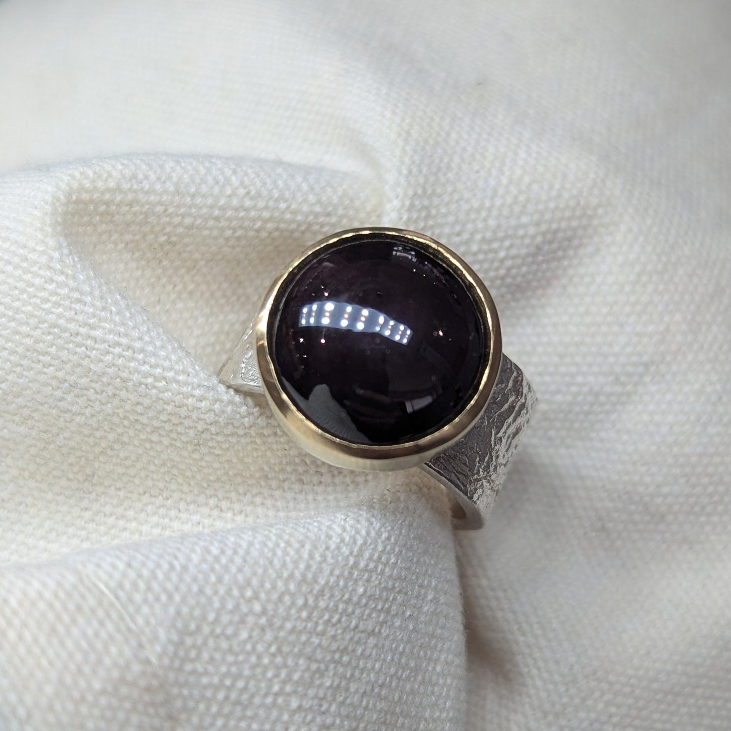 ANNE MORGAN - Garnet Sapphire Ring