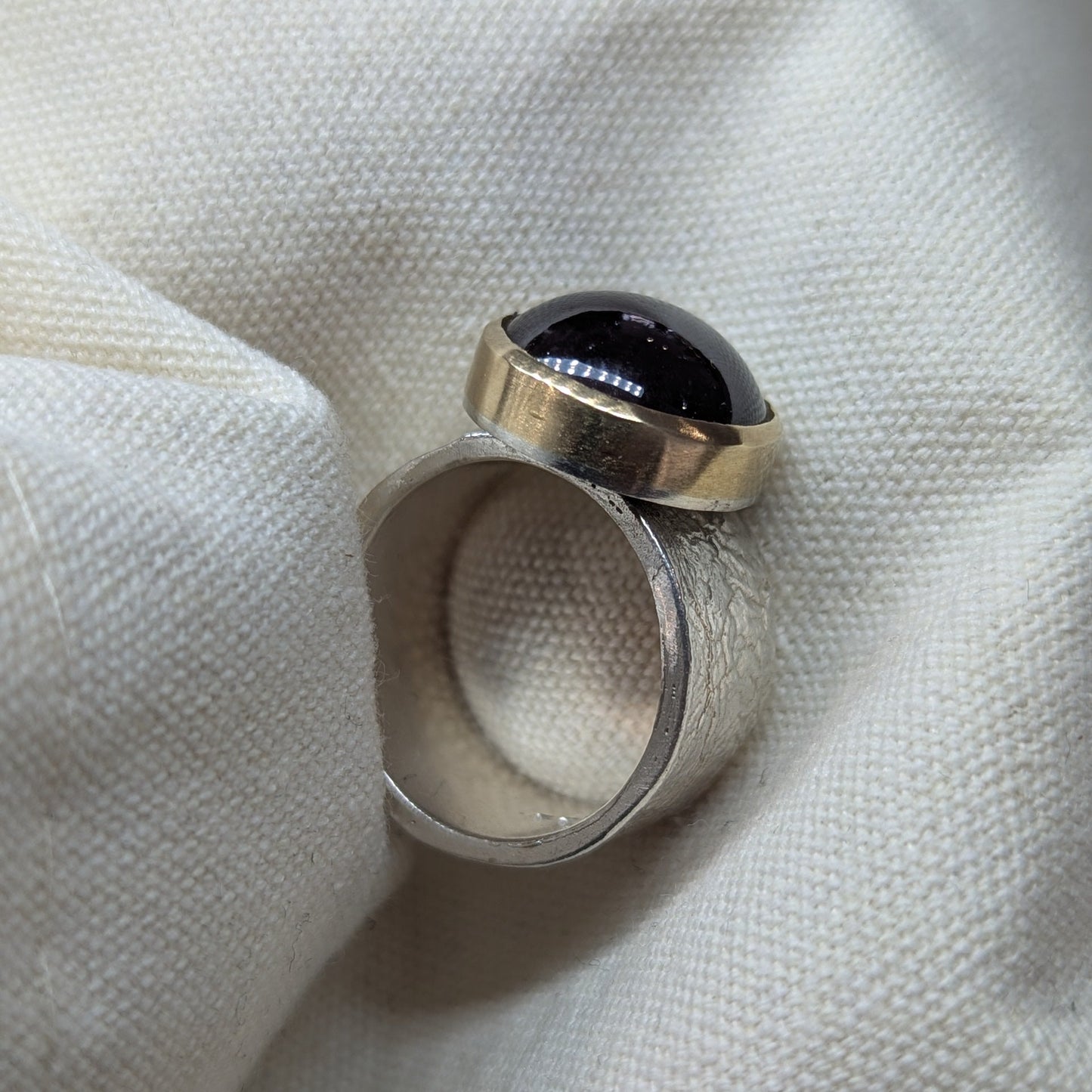 ANNE MORGAN - Garnet Sapphire Ring
