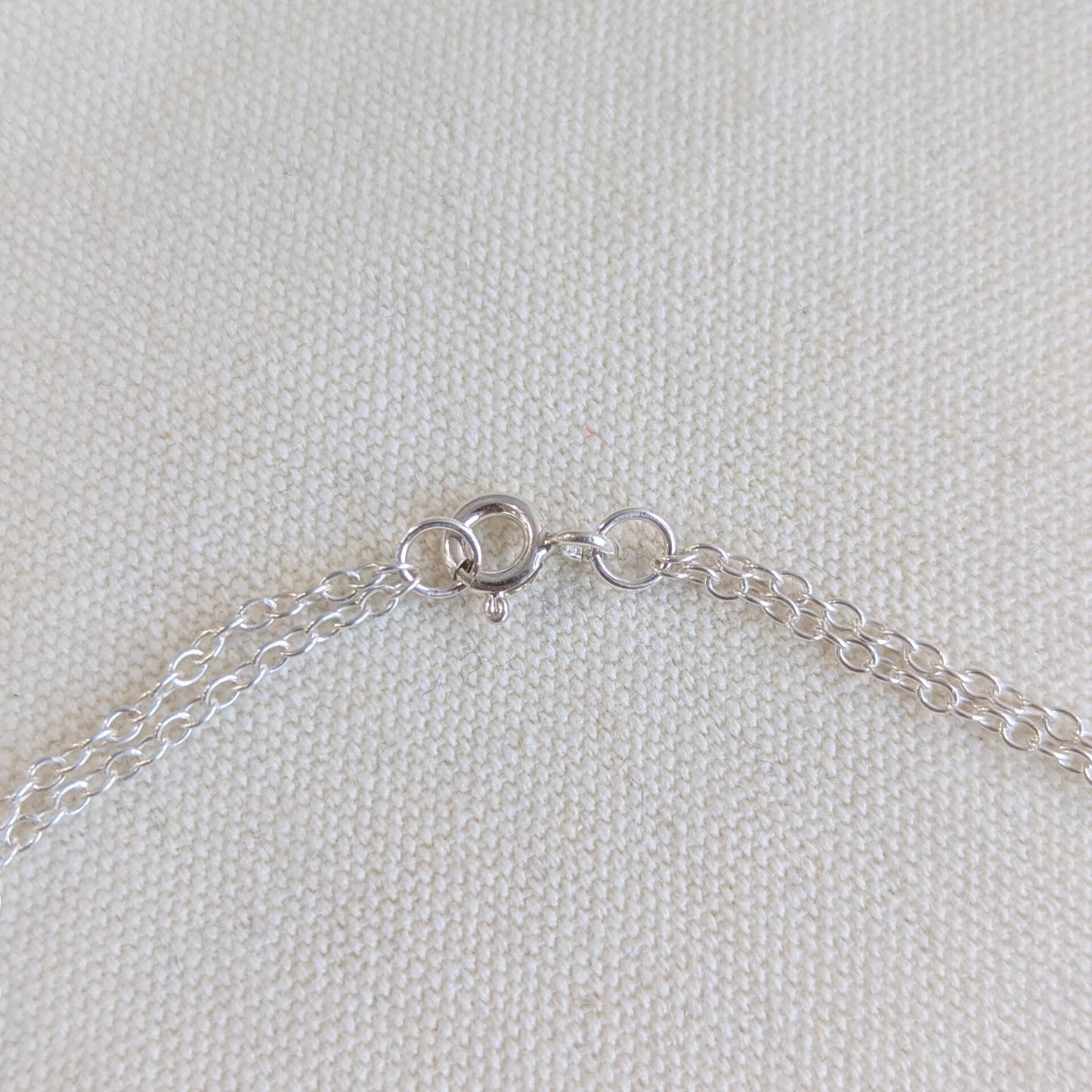 ANNE MORGAN - Half moon 7 peacock pearl necklace with sterling silver double chain 16''