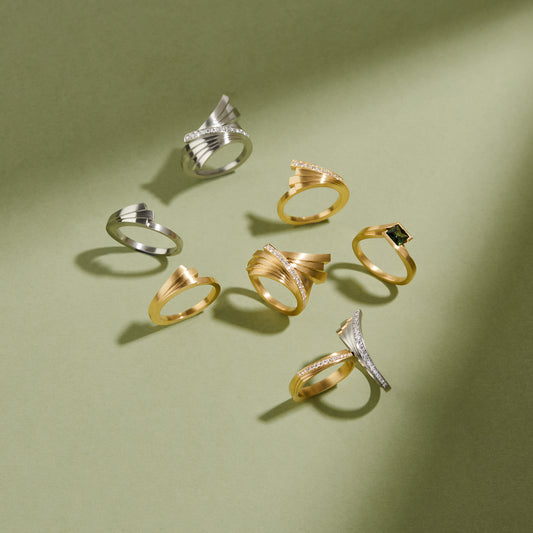 BOLA LYON - Australian Green Sapphire Ring