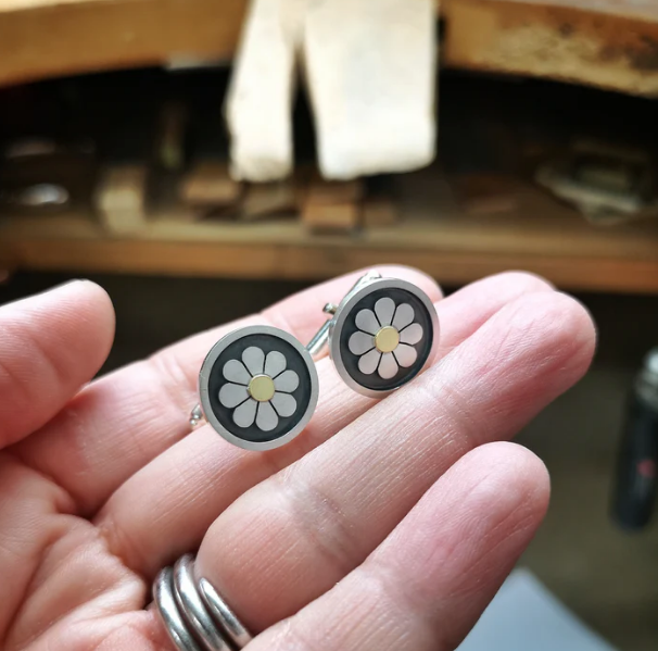 DIANA GREENWOOD Framed Daisy Cufflinks in sterling silver, oxidised silver & 18ct gold