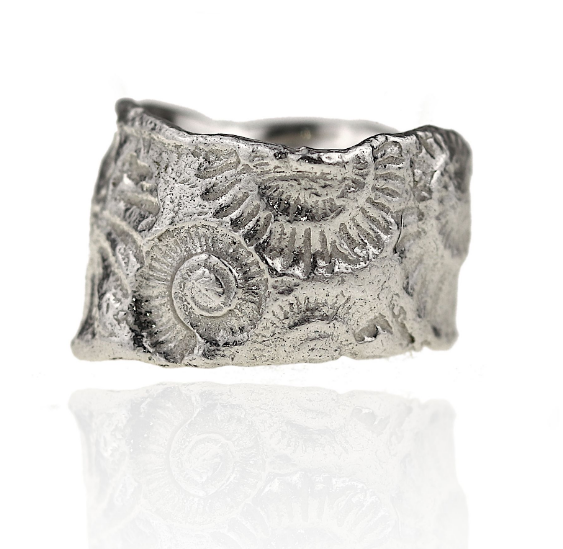 JADE MELLOR - Ammonite nautilus ring silver