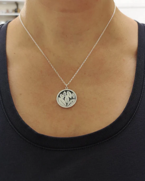 DIANA GREENWOOD Seven leaves necklace in sterling silver