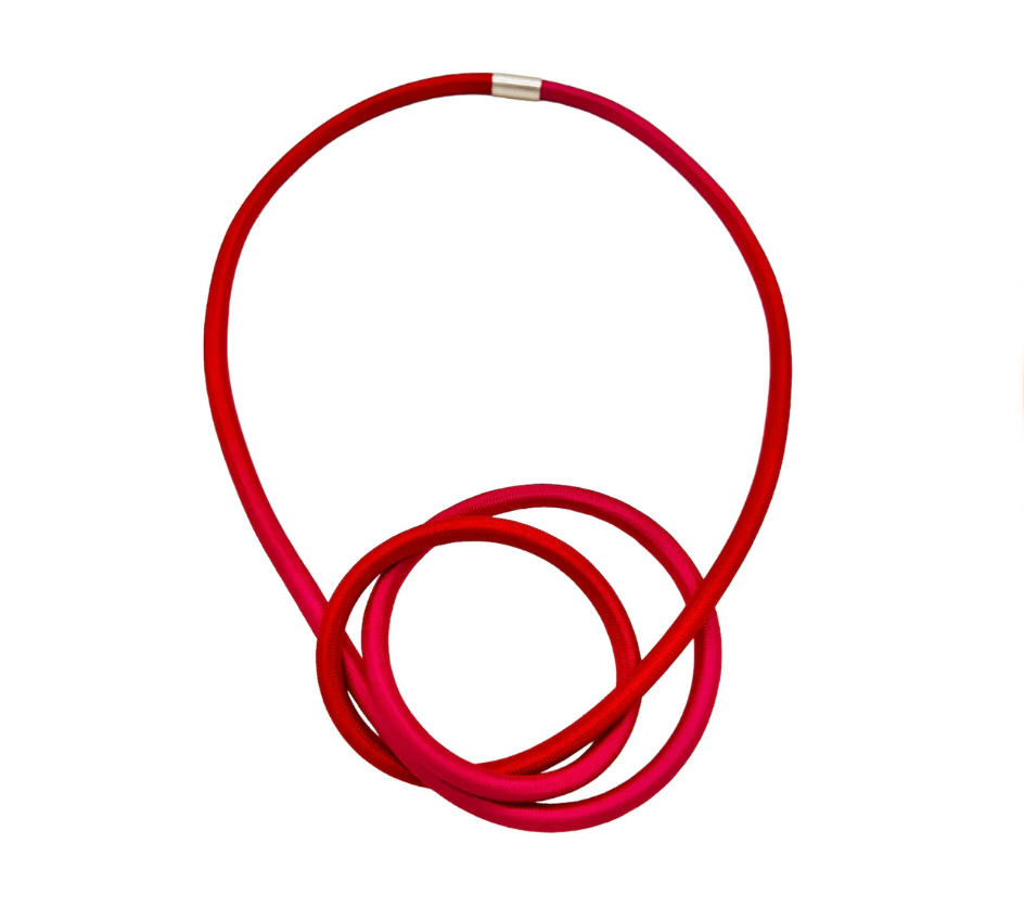 GILLY LANGTON Loop bangle- scarlet red