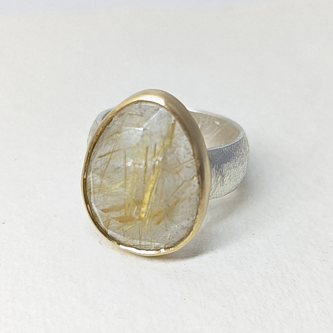 ANNE MORGAN - Quartz set in 18ct yg with silver lizzie band