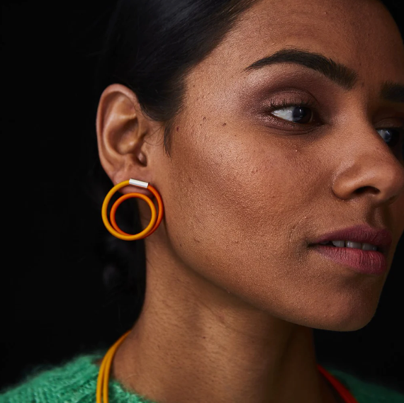 GILLY LANGTON Small Twist Earrings Mustard/Orange