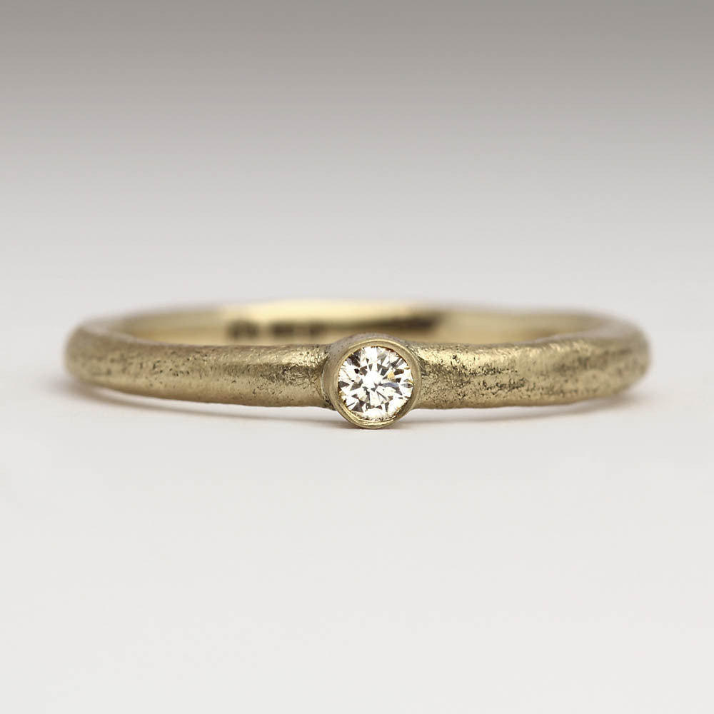 JUSTIN DUANCE - Sandcast Comfort Ring with White Diamond