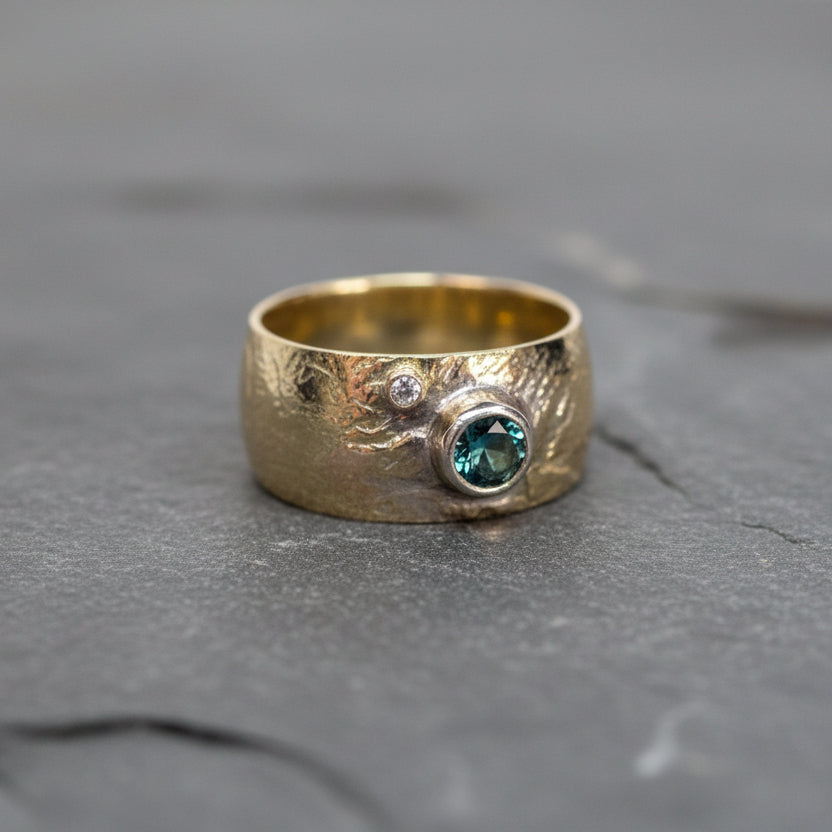 9ct Yellow Gold Orb ring with Sapphire and diamond