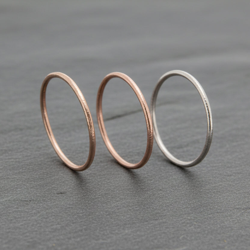 18ct white moondust ring