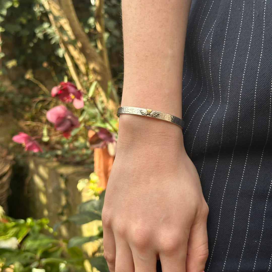 SOPHIE HARLEY - Classic Winged Heart Cuff