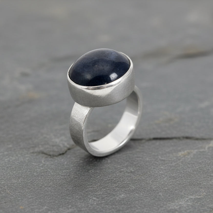Silver Ring with a 26.65ct Star Sapphire