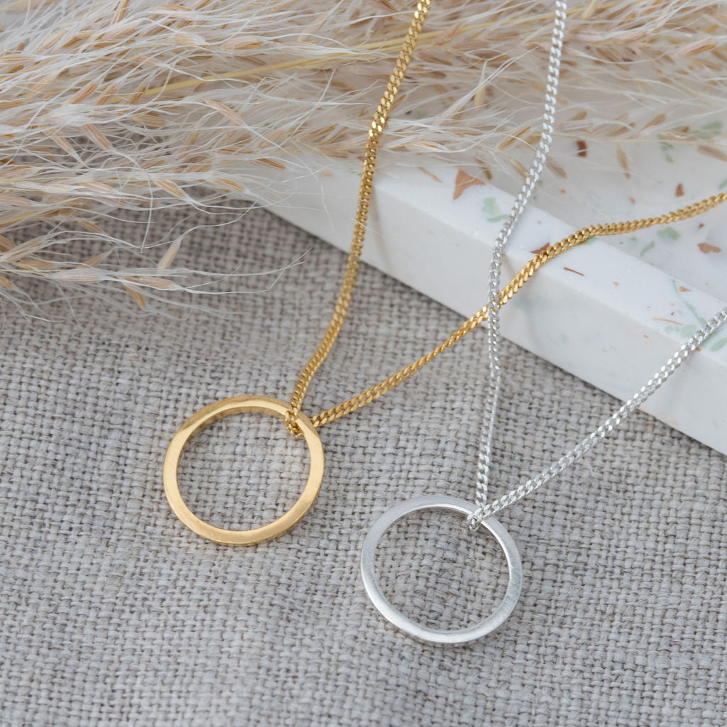 ELIN HORGAN - Small Circle Necklace, Silver