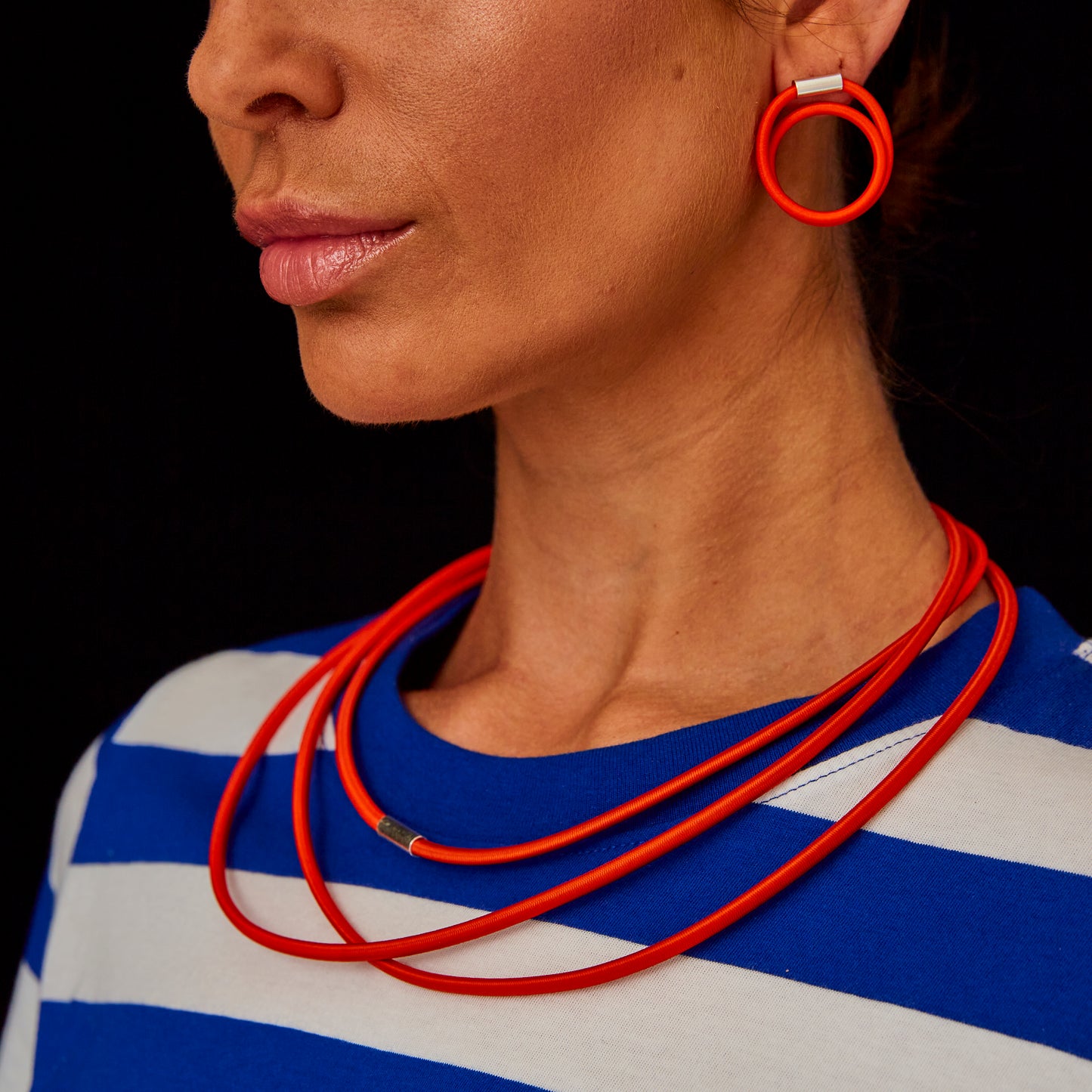 GILLY LANGTON Small Twist Earrings Scarlet Red