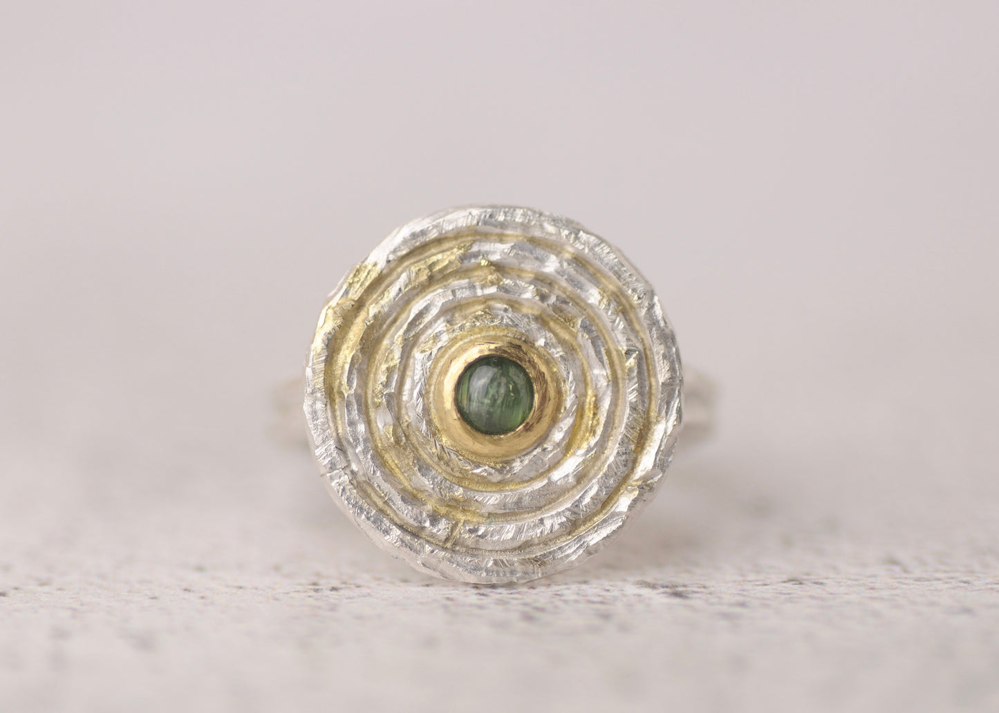 18ct yellow gold tourmaline ring