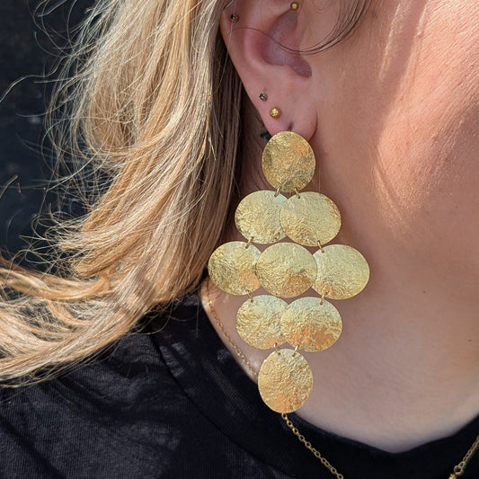 ANNE MORGAN - Cerigyn Pebble Large 9 Drop Earrings
