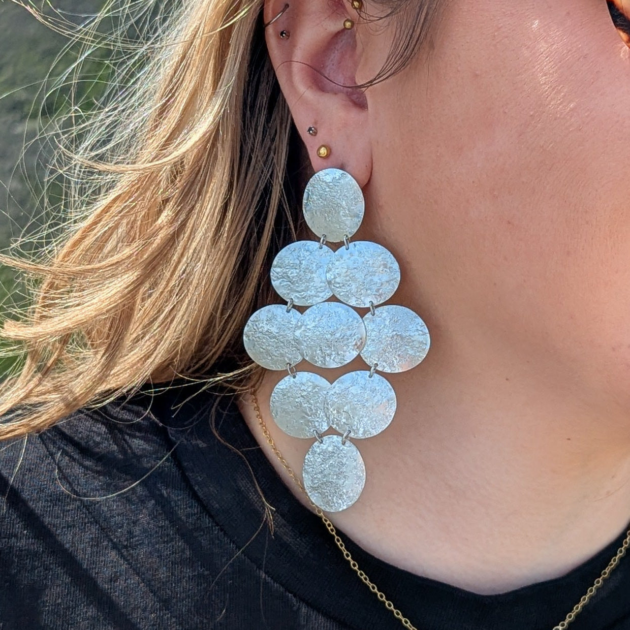 ANNE MORGAN - Cerigyn Pebble Large 9 Drop Earrings
