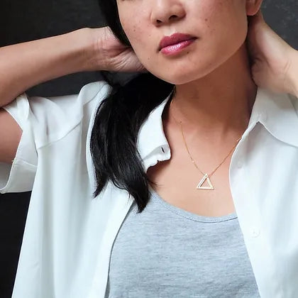 ELIN HORGAN Double triangle necklace, silver