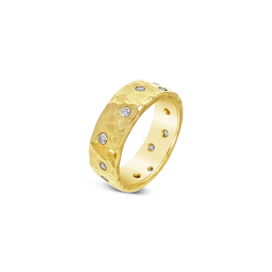 Harri Ring  9ct yellow gold ring with diamonds