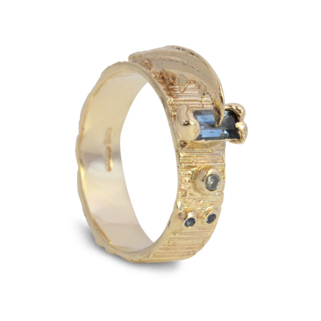 EILY O CONNELL - Sapphire Barrel Ring with Sapphire - 14ct Yellow Gold