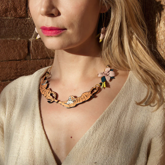 ROSITA BONITA - Exotica Leaping Tiger Necklace - papaya/pale pink