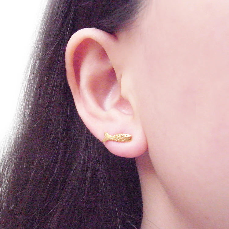 MOMOCREATURA - Micro Fish Earrings 22ct gold vermeil