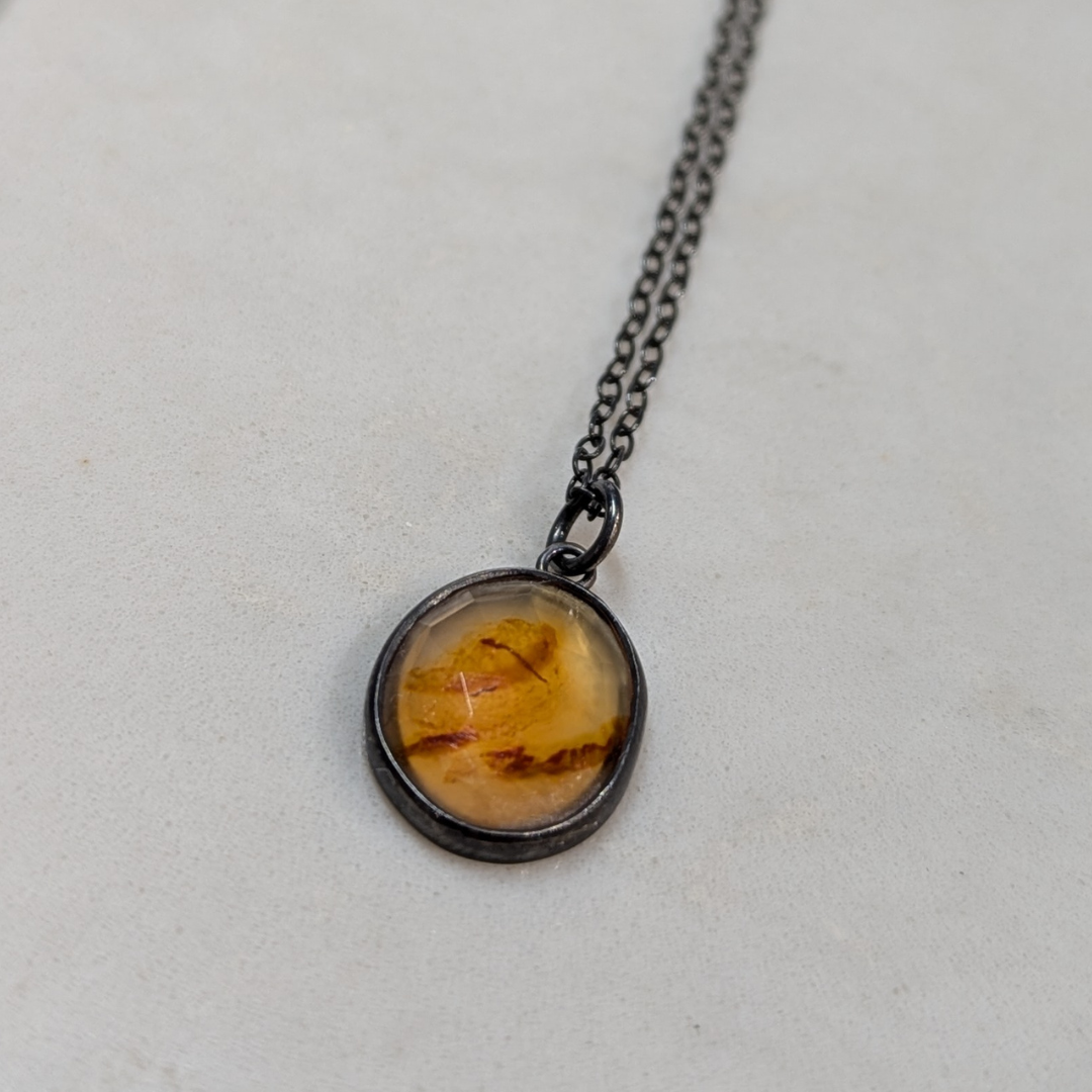 ANNE MORGAN - Carnlian stone pendant ox chain 18"