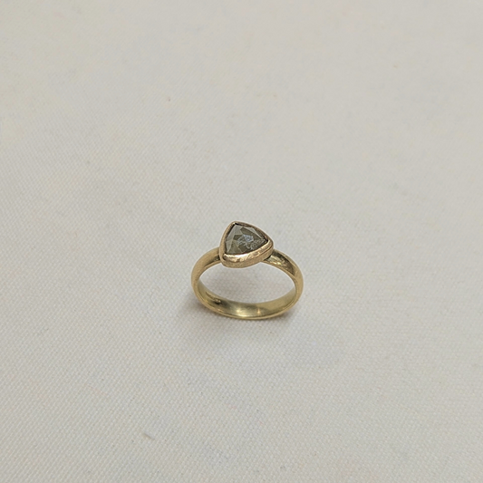 ANNE MORGAN - 18ct yellow gold diamond ring